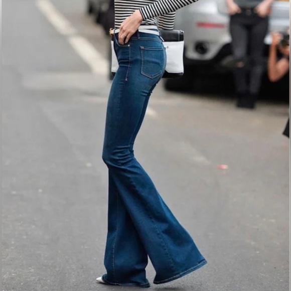 REVOLT Pull-On Flare Jeans, Medium Blue wash with Fading, size 5, LIKE NEW - Picture 2 of 11